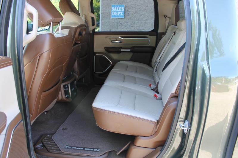 RAM 1500 Laramie 4x2 Crew Cab 5'7" Box 2021