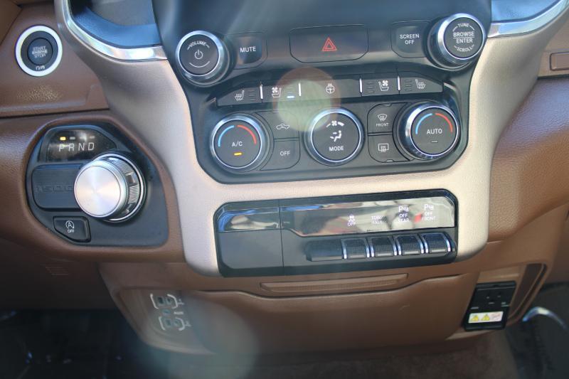 RAM 1500 Laramie 4x2 Crew Cab 5'7" Box 2021