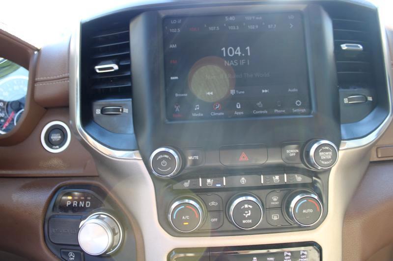 RAM 1500 Laramie 4x2 Crew Cab 5'7" Box 2021