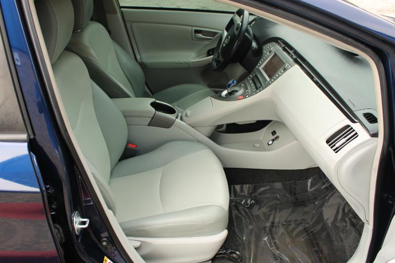Toyota Prius 5dr HB Four (Natl) 2015