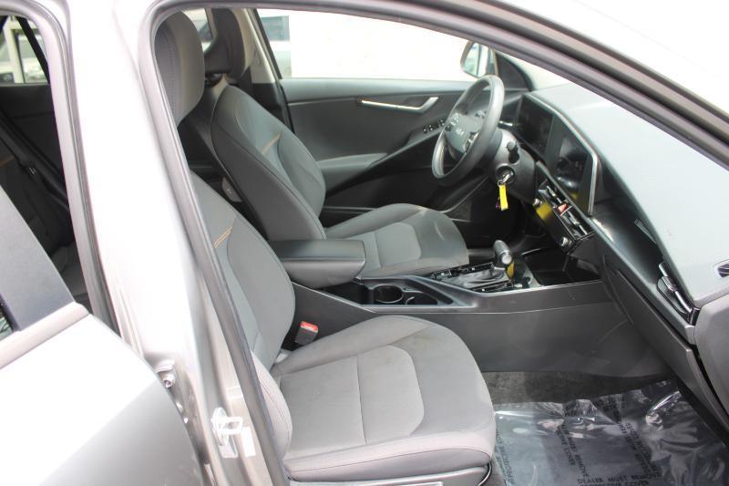 Kia Niro LX FWD 2023