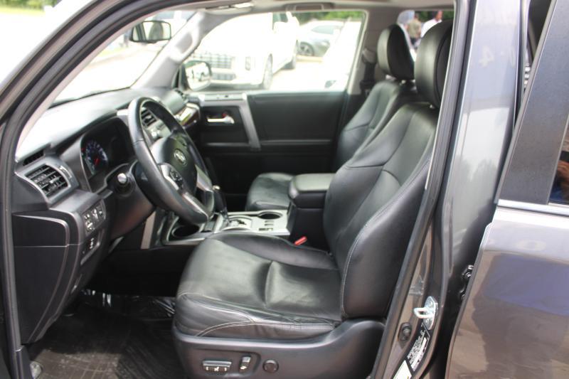 Toyota 4Runner 4WD 4dr V6 Limited (Natl) 2016