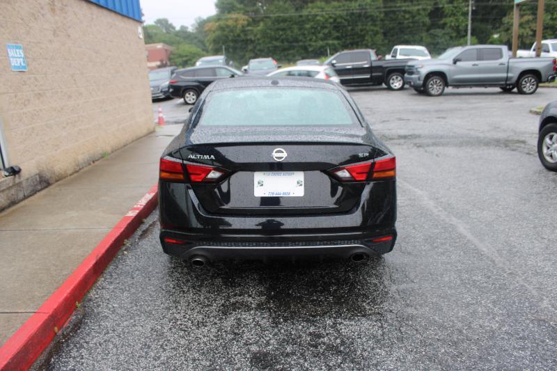 Nissan Altima 2.5 SR Sedan 2022