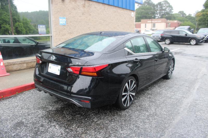 Nissan Altima 2.5 SR Sedan 2022