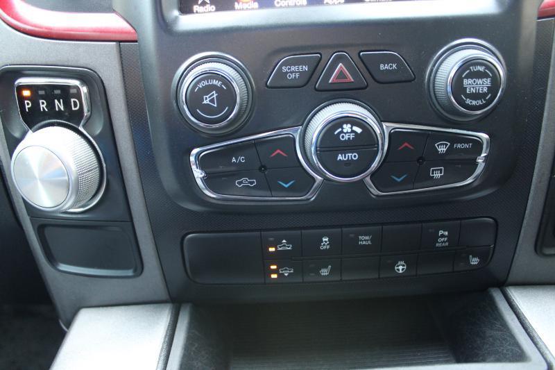 RAM 1500 Rebel 4x2 Crew Cab 5'7" Box 2017