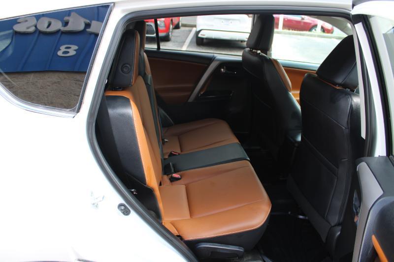 Toyota RAV4 Limited AWD (Natl) 2017