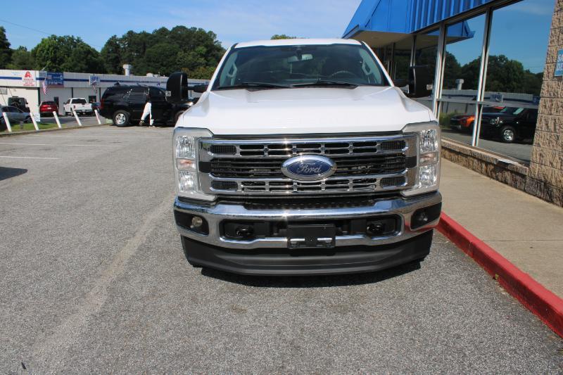 Ford Super Duty F-250 SRW XLT 4WD Crew Cab 8' Box 2023