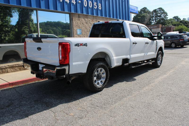 Ford Super Duty F-250 SRW XLT 4WD Crew Cab 8' Box 2023