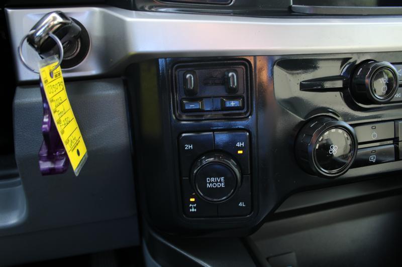 Ford Super Duty F-250 SRW XLT 4WD Crew Cab 8' Box 2023
