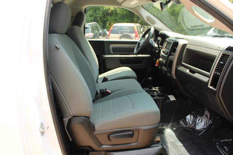 RAM 2500 4WD Reg Cab 140.5" Tradesman 2015