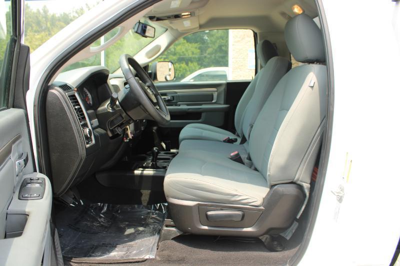 RAM 2500 4WD Reg Cab 140.5" Tradesman 2015