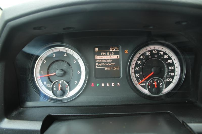 RAM 2500 4WD Reg Cab 140.5" Tradesman 2015