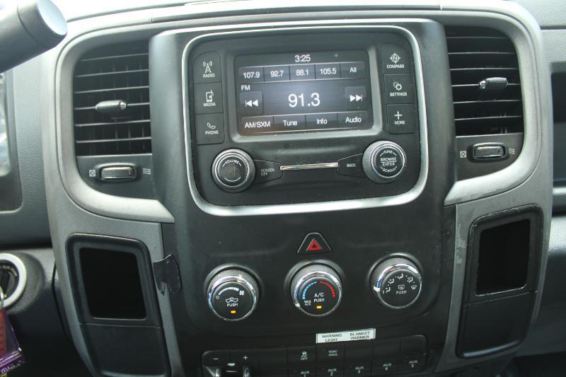 RAM 2500 4WD Reg Cab 140.5" Tradesman 2015