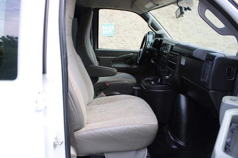 Chevrolet Express Cargo Van RWD 2500 155" 2016