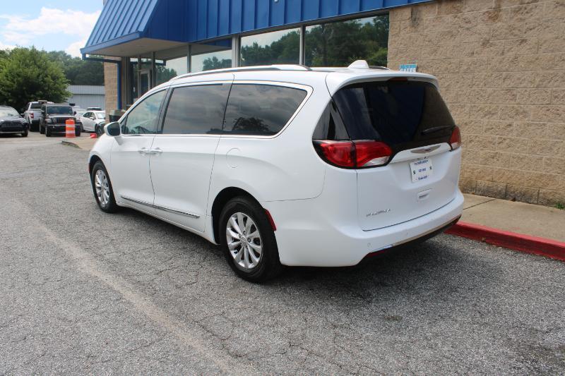 Chrysler Pacifica Touring L FWD 2019