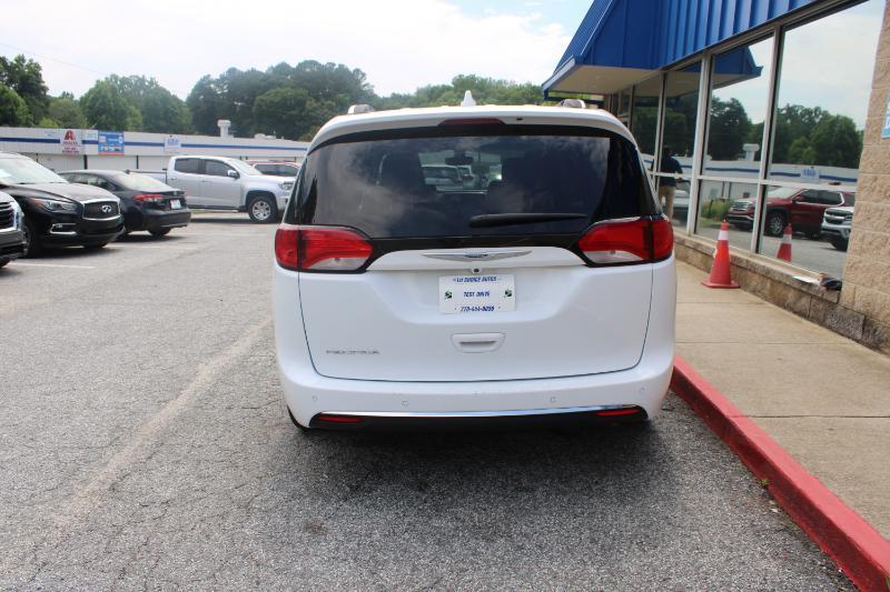 Chrysler Pacifica Touring L FWD 2019
