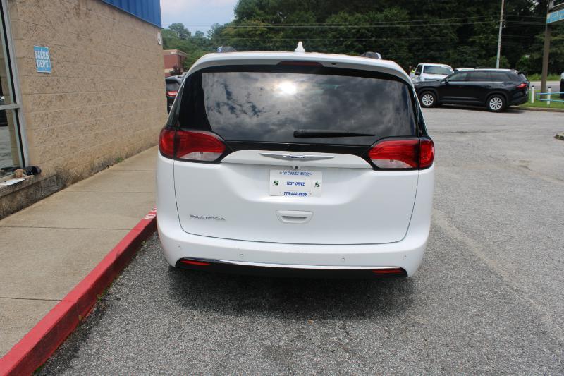 Chrysler Pacifica Touring L FWD 2019