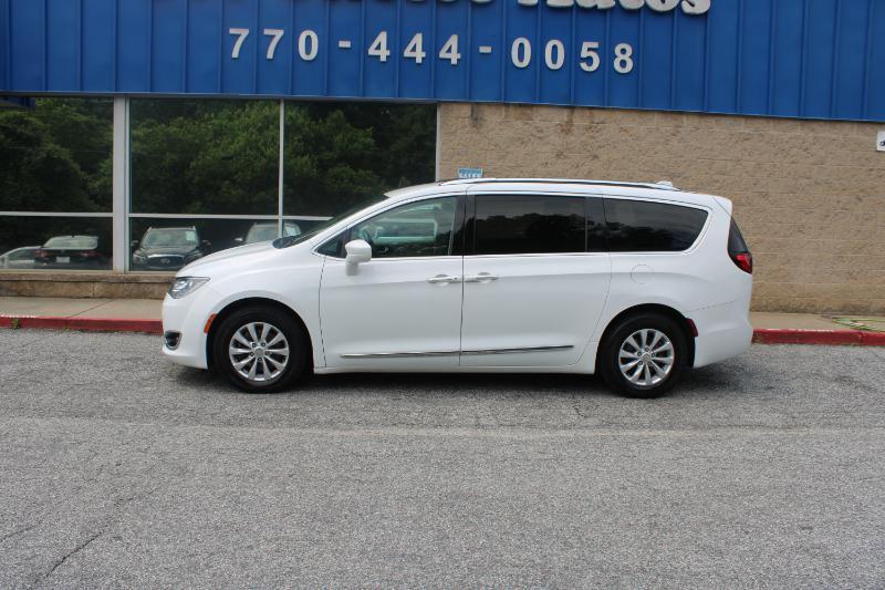 Chrysler Pacifica Touring L FWD 2019
