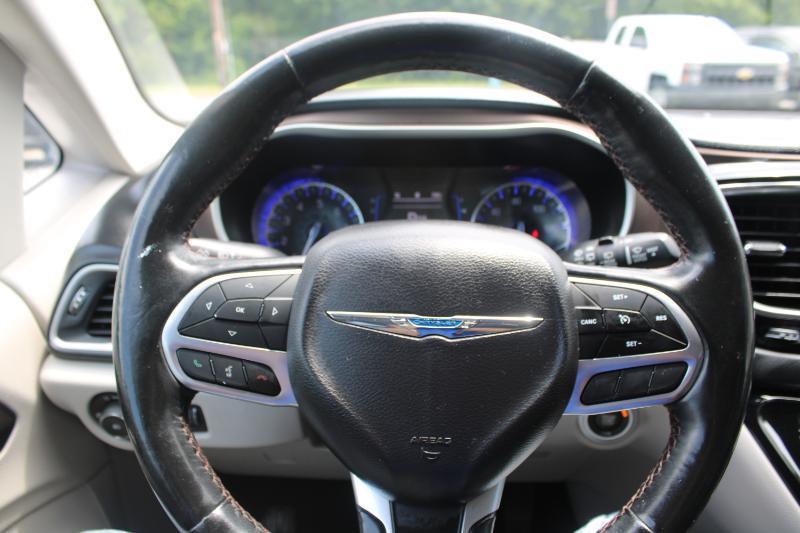 Chrysler Pacifica Touring L FWD 2019