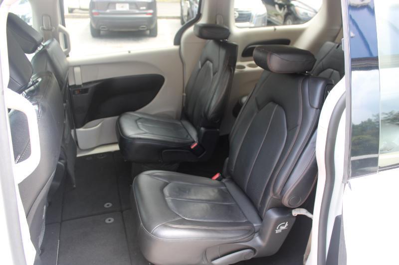 Chrysler Pacifica Touring L FWD 2019