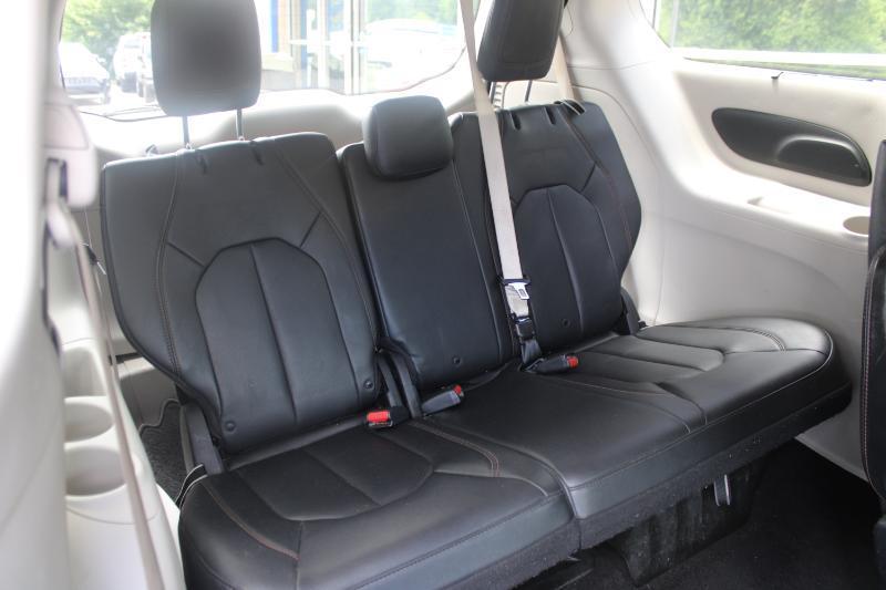 Chrysler Pacifica Touring L FWD 2019