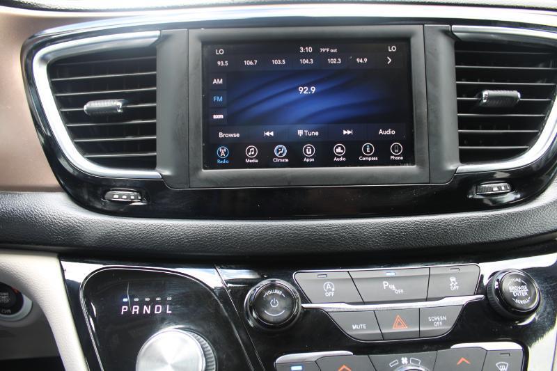 Chrysler Pacifica Touring L FWD 2019