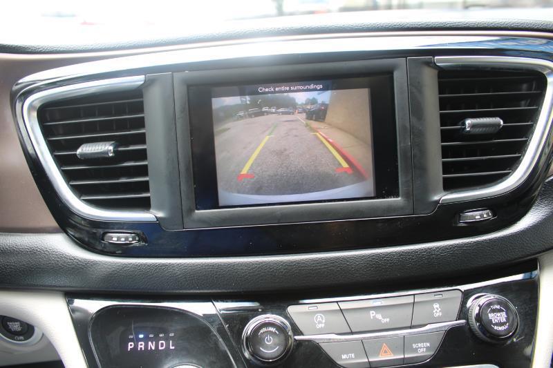 Chrysler Pacifica Touring L FWD 2019