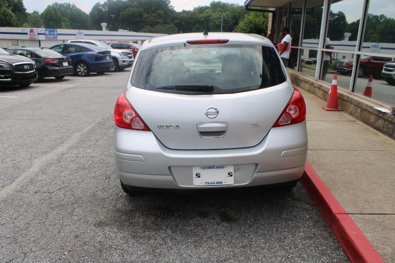 Nissan Versa 5dr HB I4 CVT 1.8 SL *Ltd Avail* 2009