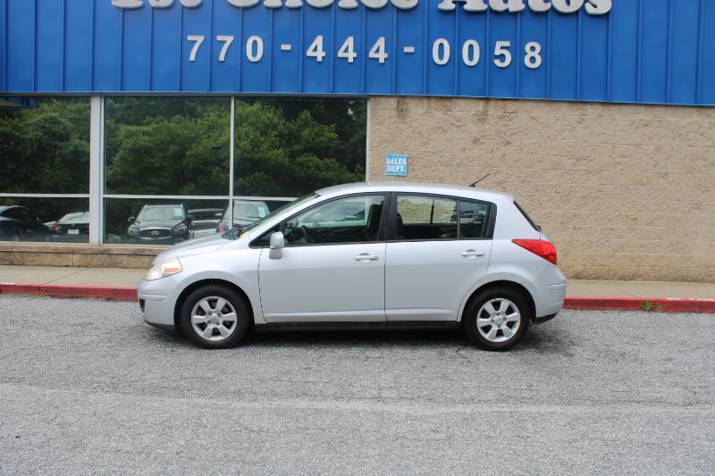 Nissan Versa 5dr HB I4 CVT 1.8 SL *Ltd Avail* 2009