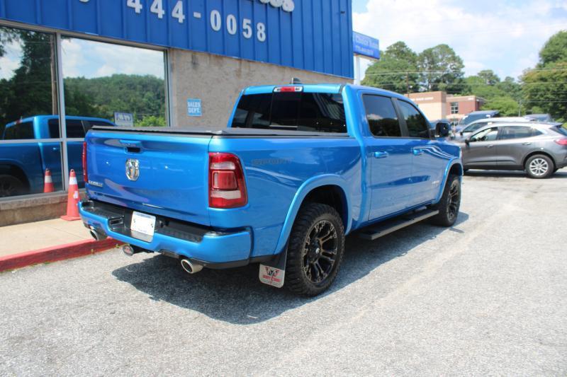 RAM 1500 Laramie 4x2 Crew Cab 5'7" Box 2021
