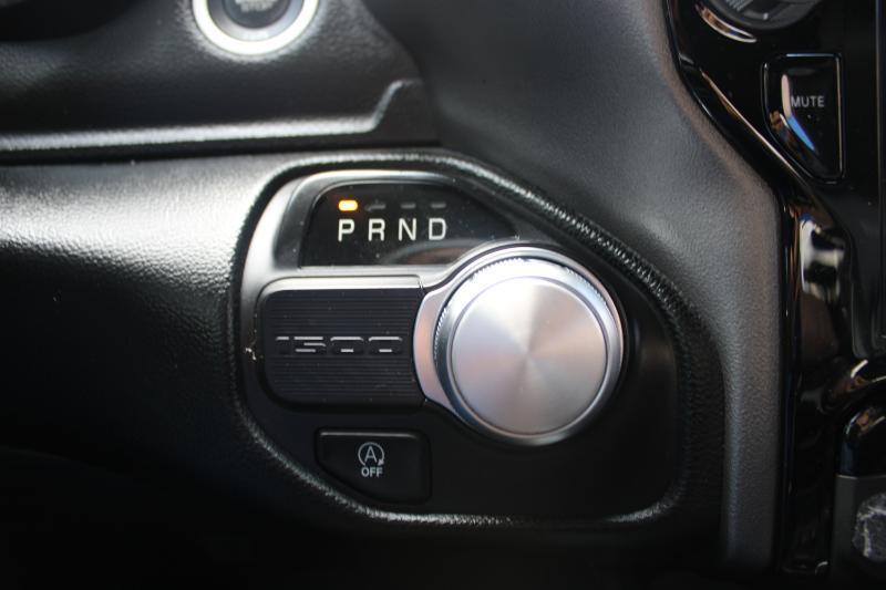 RAM 1500 Laramie 4x2 Crew Cab 5'7" Box 2021