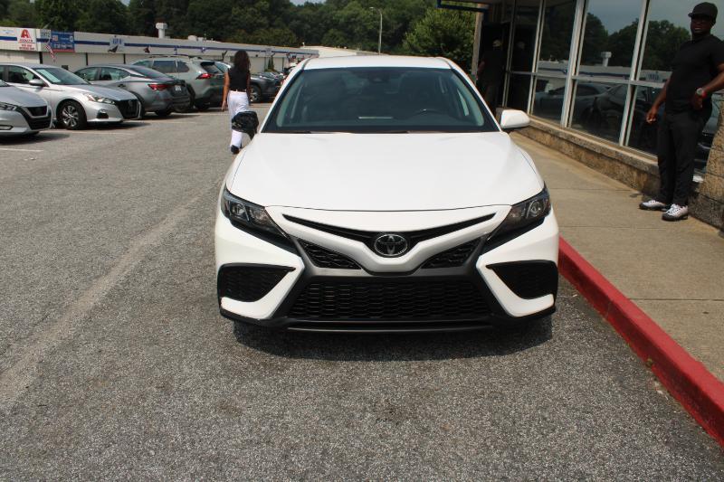 Toyota Camry SE Auto (Natl) 2024