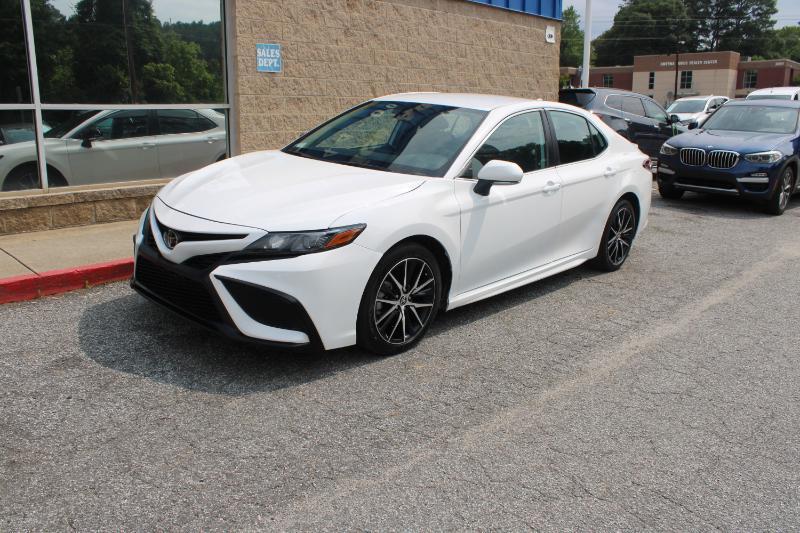 Toyota Camry SE Auto (Natl) 2024