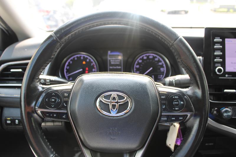 Toyota Camry SE Auto (Natl) 2024