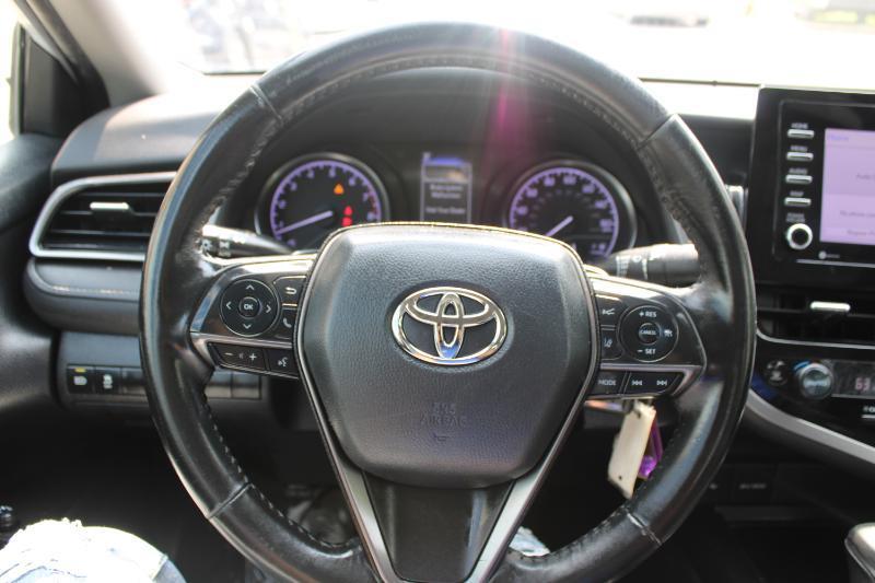 Toyota Camry SE Auto (Natl) 2024
