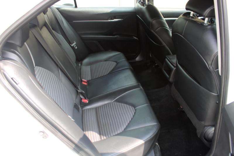 Toyota Camry SE Auto (Natl) 2024