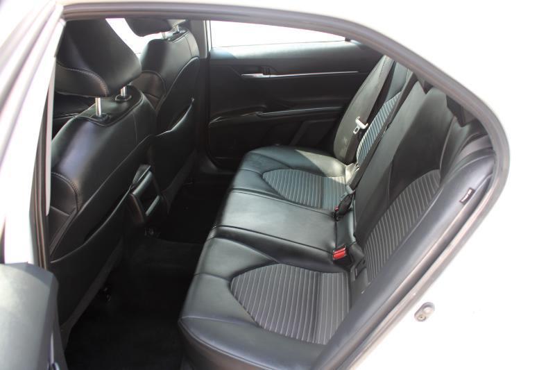 Toyota Camry SE Auto (Natl) 2024