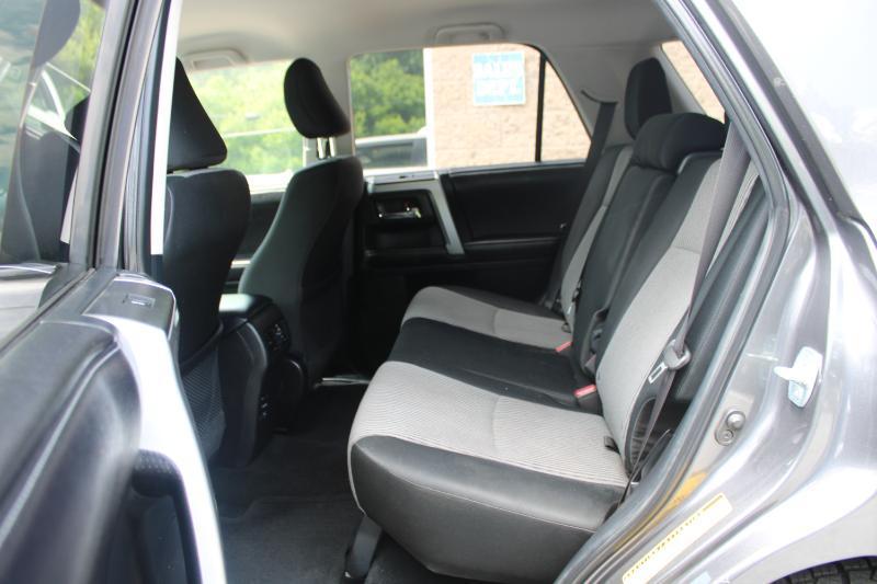 Toyota 4Runner RWD 4dr V6 SR5 Premium (Natl) 2016