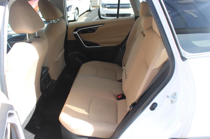 Toyota RAV4 Hybrid LE AWD (Natl) 2024