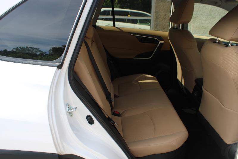 Toyota RAV4 Hybrid LE AWD (Natl) 2024