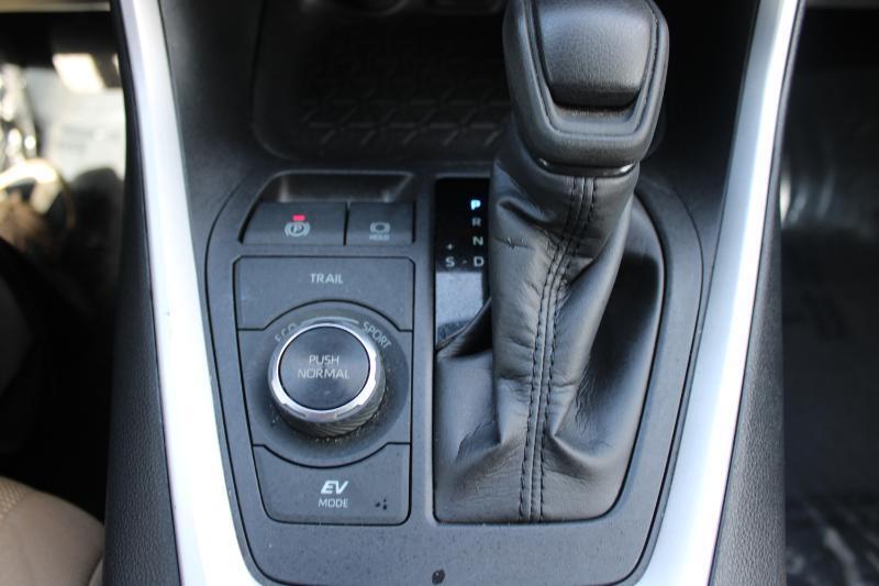 Toyota RAV4 Hybrid LE AWD (Natl) 2024