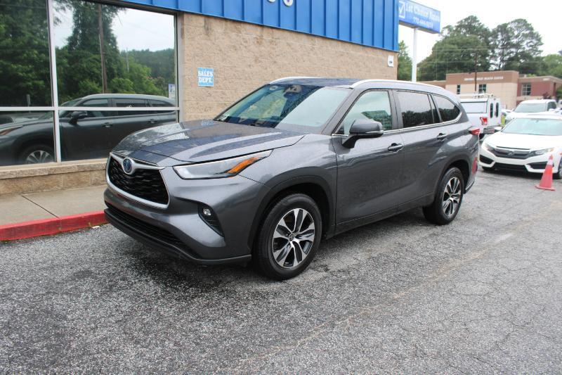 Toyota Highlander Hybrid XLE FWD (Natl) 2023