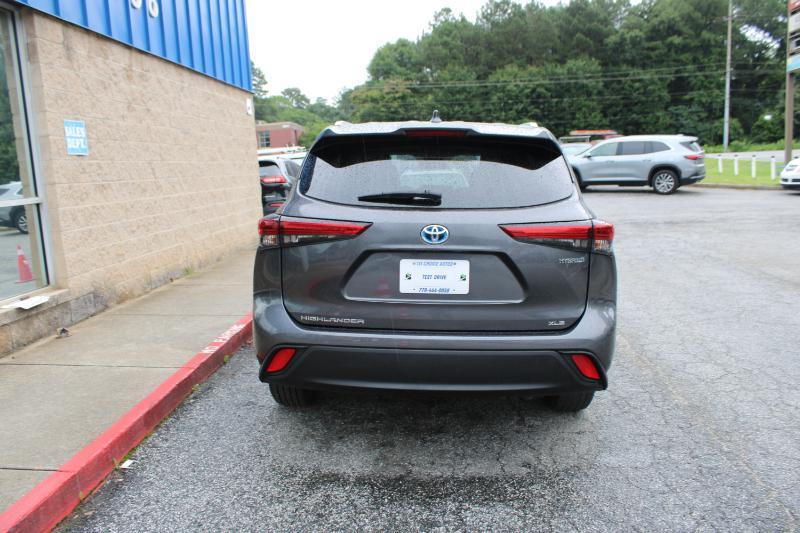 Toyota Highlander Hybrid XLE FWD (Natl) 2023
