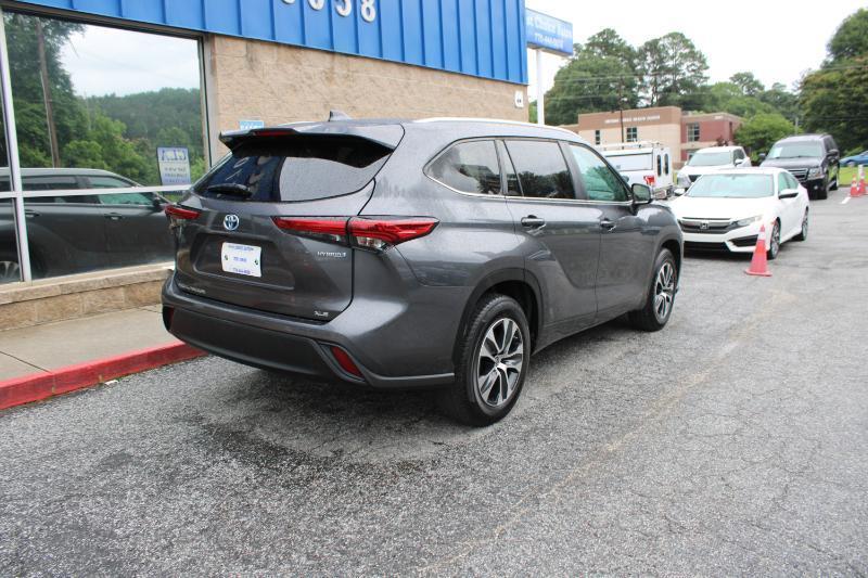 Toyota Highlander Hybrid XLE FWD (Natl) 2023