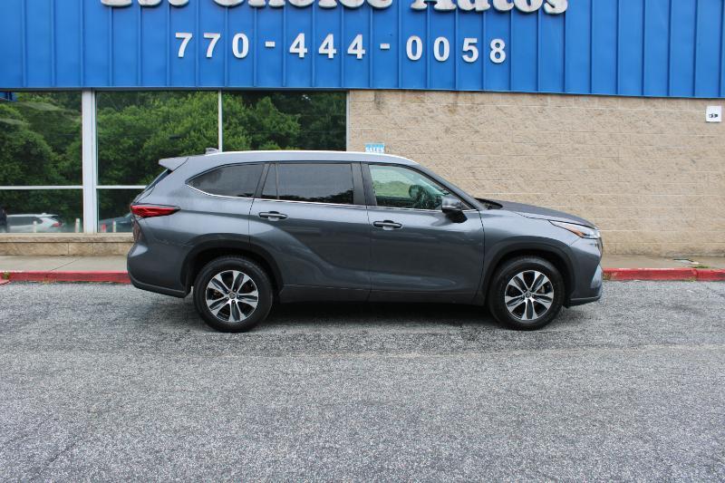 Toyota Highlander Hybrid XLE FWD (Natl) 2023