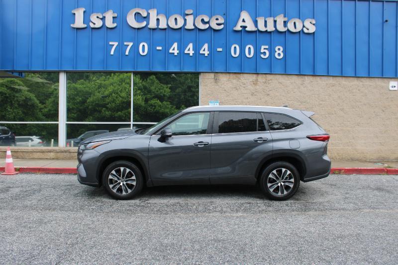 Toyota Highlander Hybrid XLE FWD (Natl) 2023