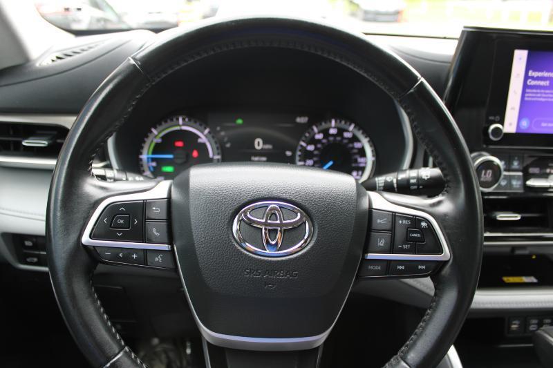 Toyota Highlander Hybrid XLE FWD (Natl) 2023