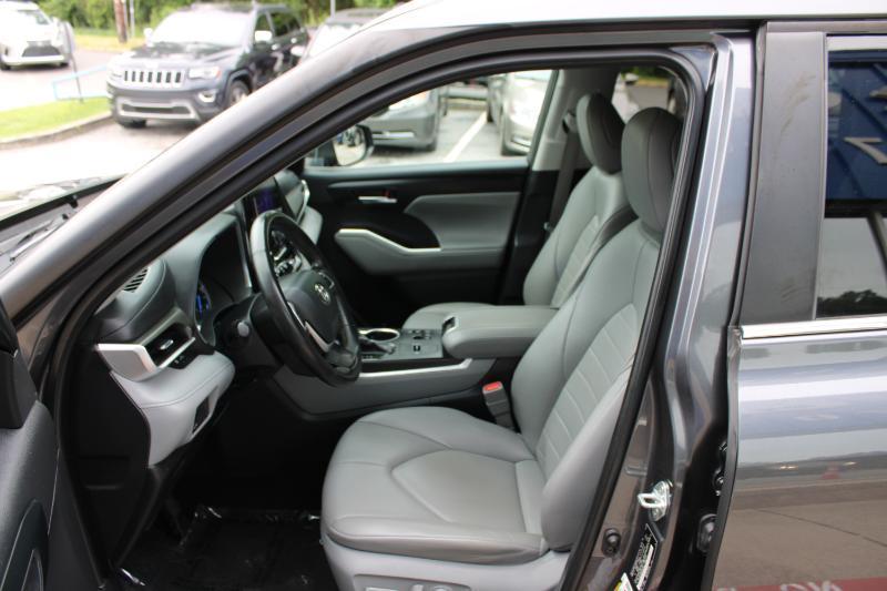 Toyota Highlander Hybrid XLE FWD (Natl) 2023