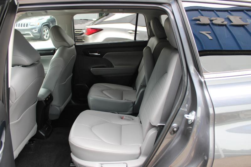 Toyota Highlander Hybrid XLE FWD (Natl) 2023