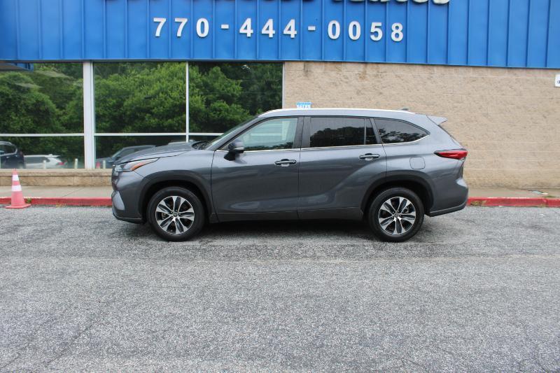 Toyota Highlander Hybrid XLE FWD (Natl) 2023